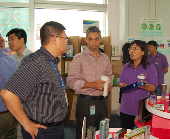 97至尊国际参与宝洁2011年中国区客户化产品展会简报