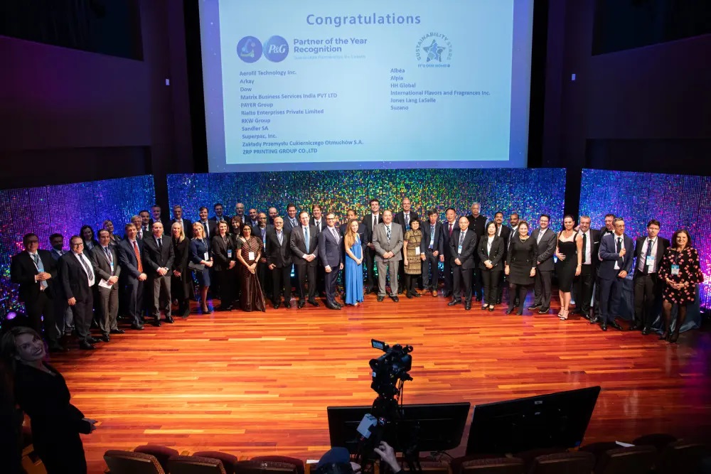 【喜报】97至尊国际股份荣获“宝洁全球年度最佳合作同伴奖”